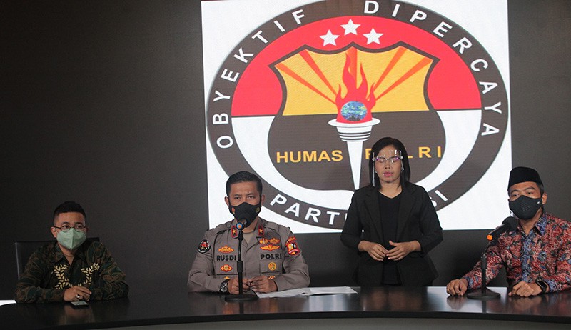 Mabes Polri Beri Keterangan soal Penangkapan Anggota MUI Ahmad Zain An-Najah - Bagian 1