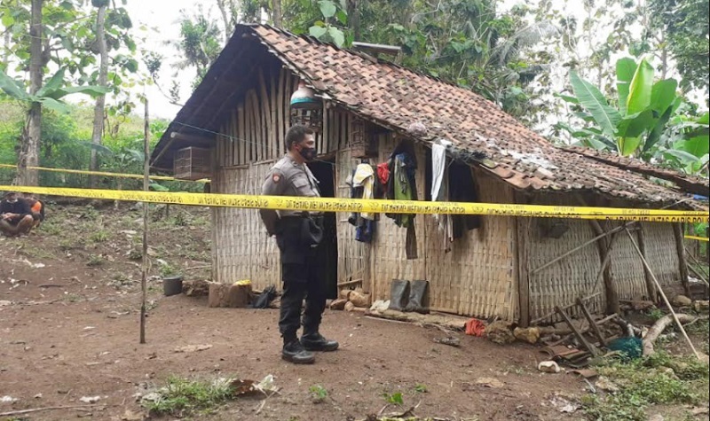 title Mayat Perempuan Penuh Luka Ditemukan di Hutan Malang, Diduga Tewas Dibunuh Mayat Perempuan Penuh Luka Ditemukan di Hutan Malang, Diduga Tewas Dibunuh
