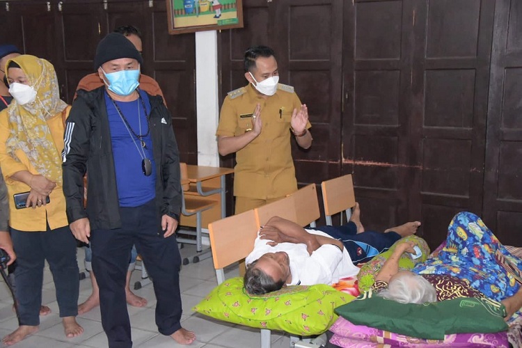 Wali Kota Palangka Raya Respon Cepat Permintaan Warga Terdampak Banjir