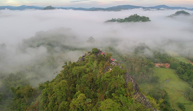 Keindahan Alam Karst Bukit Tamulun Jambi Terancam Perluasan Tambang Emas Ilegal - Bagian 2