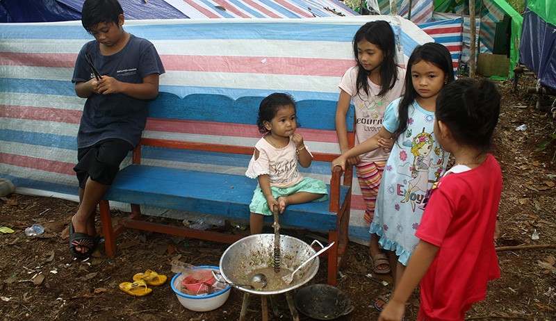 Puluhan Korban Banjir Sintang Mengungsi di Hutan, Butuh Bantuan Air Bersih-Sembako - Bagian 3