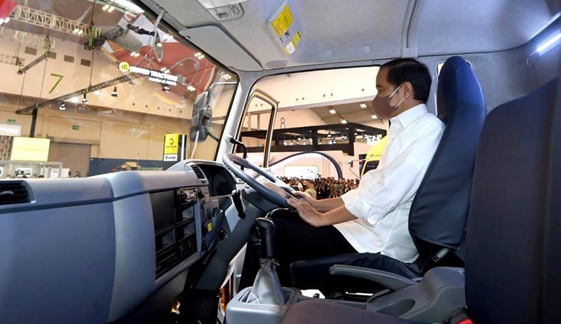 Presiden Joko Widodo Jajal Mitsubishi Fuso New Mining Spec - Bagian 2
