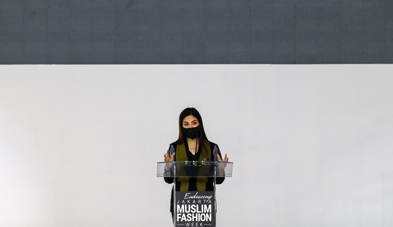 Wamenparekraf Angela Tanoesoedibjo Hadiri Embracing Jakarta Muslim Fashion Week - Bagian 3