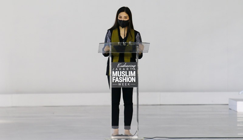 Wamenparekraf Angela Tanoesoedibjo Hadiri Embracing Jakarta Muslim Fashion Week - Bagian 2