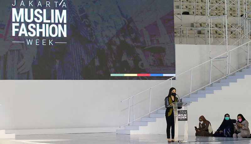 Wamenparekraf Angela Tanoesoedibjo Hadiri Embracing Jakarta Muslim Fashion Week - Bagian 4