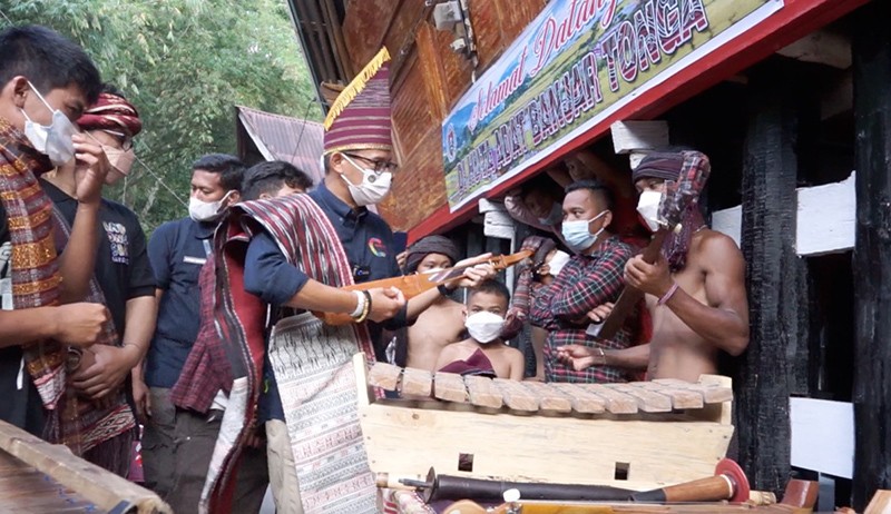 Menteri Sandiaga Berikan Alat Pertukangan, Masyarakat Kreatif, Lapangan Kerja Terbuka - Bagian 1