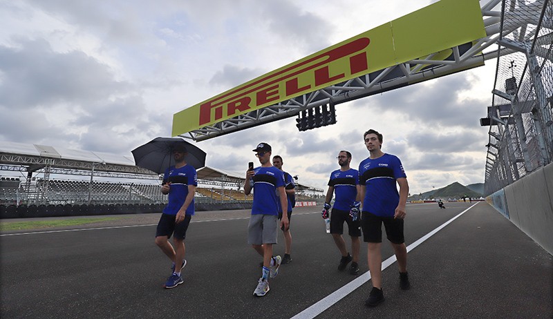 Kenali Track, Pembalap WSBK Jalan Kaki Keliling Lintasan Sirkuit Mandalika - Bagian 2