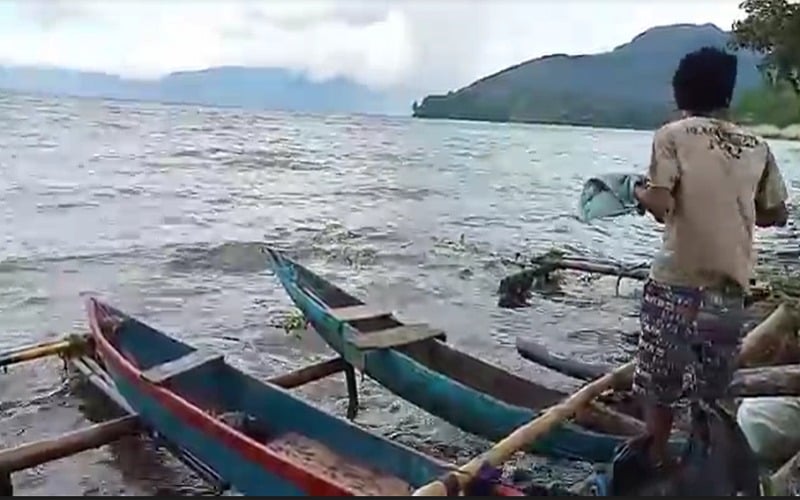 Nelayan di Danau Ranau Hentikan Aktivitas karena Cuaca Buruk 