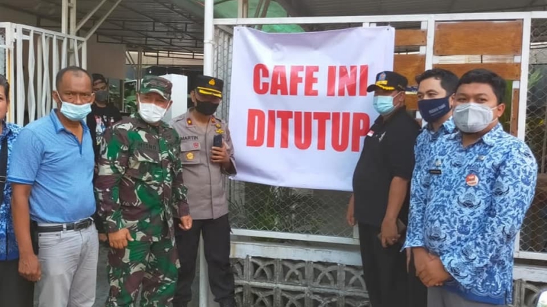 Kafe yang Gelar Live Music di Padang Ditutup Satpol PP