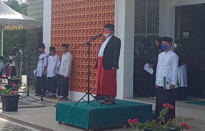title Wakil Bupati Kepulauan Anambas Pimpin Upacara Peringatan Hari Santri Wakil Bupati Kepulauan Anambas Pimpin Upacara Peringatan Hari Santri