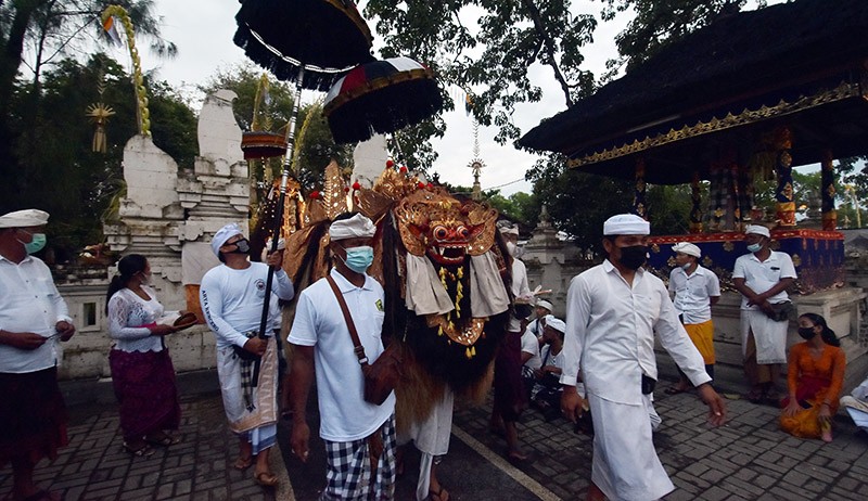 Persiapan Umat Hindu Bali Jelang Hari Raya Kuningan - Bagian 2