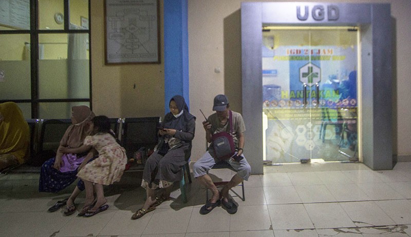 Sungai Hantakan Meluap, Warga Menyelamatkan Diri ke Puskesmas - Bagian 3