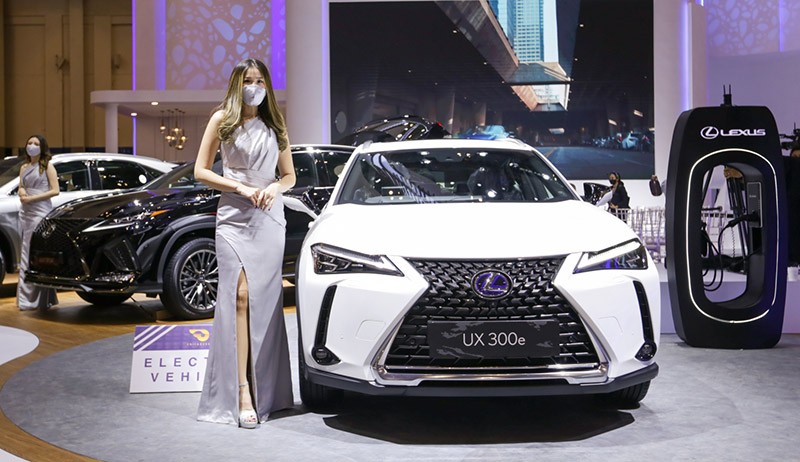 Penampilan SPG Cantik Mencuri Perhatian Pengunjung GIIAS 2021 - Bagian 1