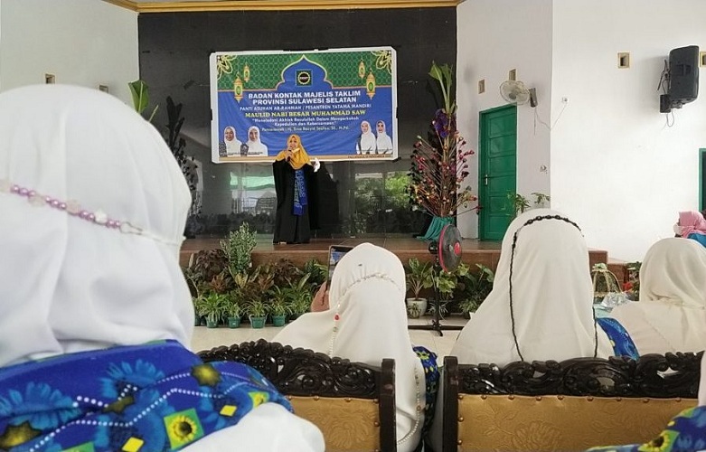 Diundang Ceramah di Gowa, Shalawat ala Erna Rasyid Kian Populer di Kalangan Majelis Taklim