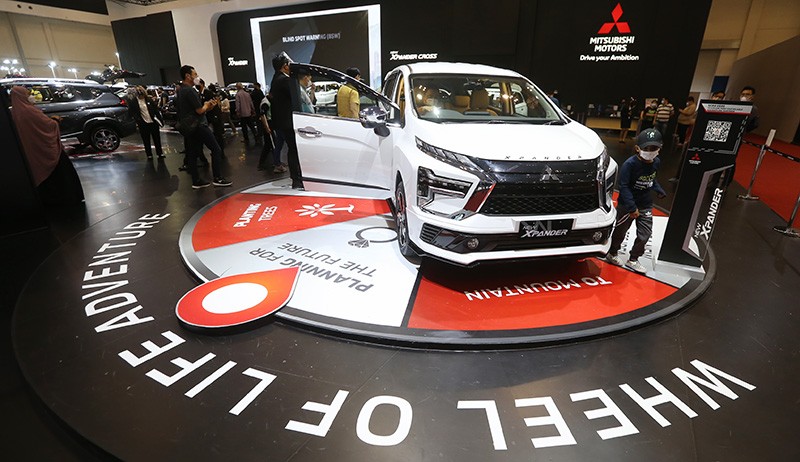 Datangi Booth Mitsubishi, Pengunjung GIIAS Ingin Berpetualang dengan New Xpander - Bagian 1