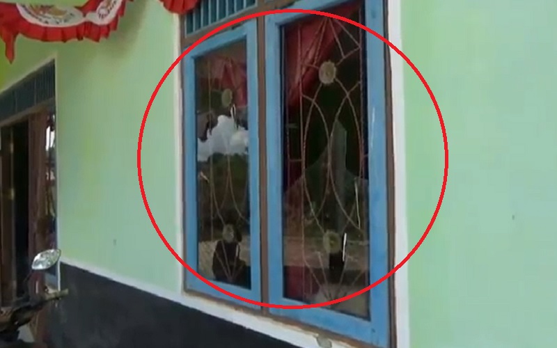 title Mantan Kades Ngamuk Rusak Kantor Desa Ditetapkan Tersangka Mantan Kades Ngamuk Rusak Kantor Desa Ditetapkan Tersangka