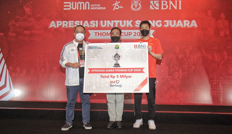 BNI Serahkan Dana Pembinaan Sebesar Rp5 Miliar kepada PBSI dan Tim Thomas Cup 2020 - Bagian 1