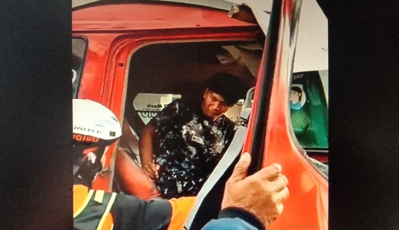 Mobil Elf Pecah Ban Hantam 3 Motor di Tanjungsari Sumedang, 2 Tewas Seketika