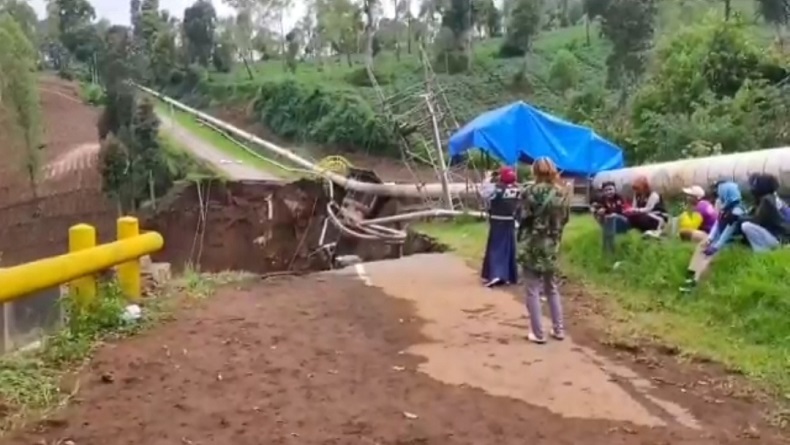 Pipa Uap PT Star Energy Geothermal di Garut Terancam Terbawa Longsor