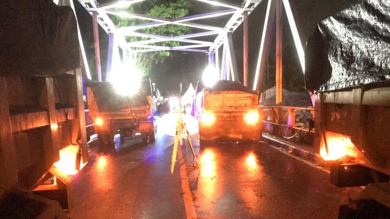 Jembatan Sungai Battang Palopo Mulai Diuji Coba Beban