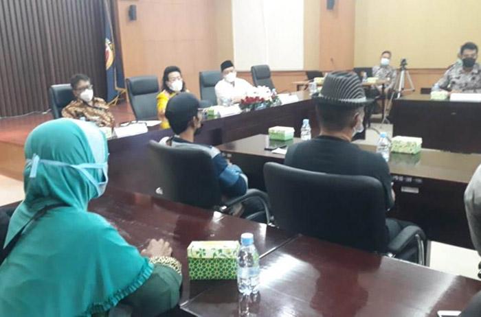 Datangi Kantor DPD, Warga Tuntut Penambangan Pasir di Aliran Sungai Progo Dihentikan