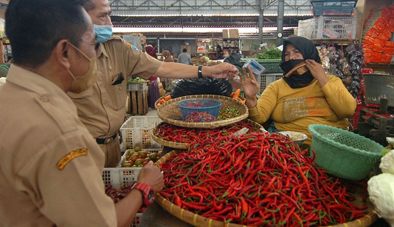 Razia Vaksinasi Covid-19 Pedagang Pasar Pepedan Tegal - Bagian 1