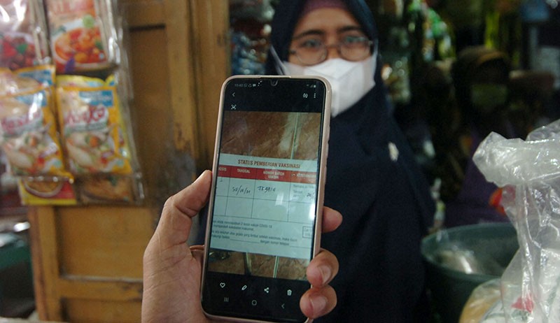 Razia Vaksinasi Covid-19 Pedagang Pasar Pepedan Tegal - Bagian 2