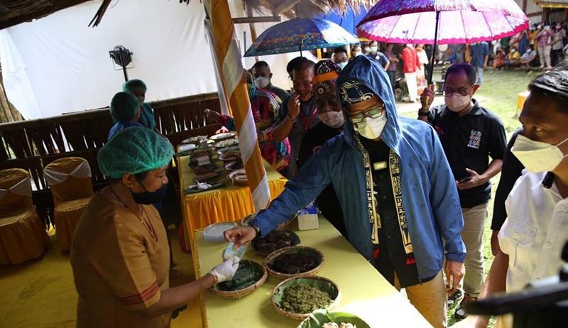 Bangkitkan Ekonomi, Sandiaga Uno Kirim Mesin Pemotong Bambu - Bagian 3