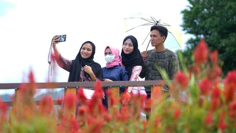 title Asmara Garden Bone Bolango Suguhkan Konsep Agrowisata, Pengunjung Nikmati Beragam Bunga Asmara Garden Bone Bolango Suguhkan Konsep Agrowisata, Pengunjung Nikmati Beragam Bunga