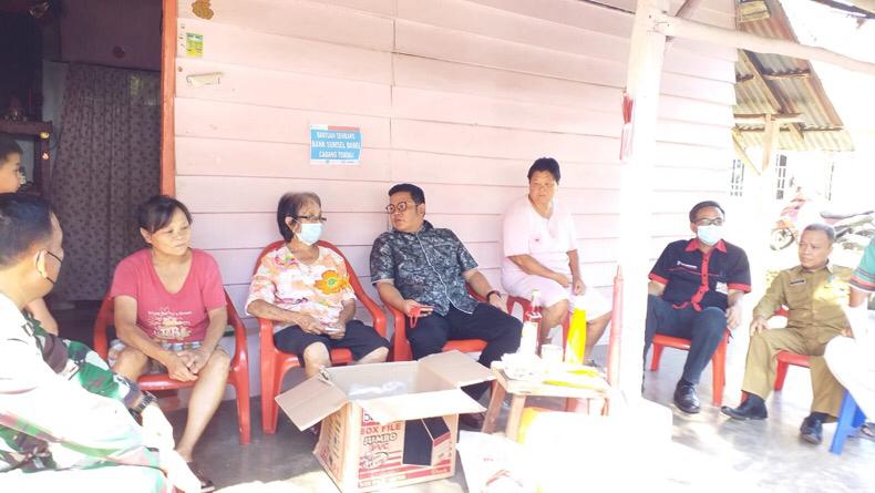 Nenek Sebatang Kara di Toboali Butuh Uluran Tangan, Bupati Riza Kirim Tim Beri Bantuan