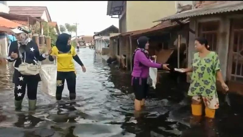 Memprihatinkan, Warga Terdampak Banjir Rob di Pekalongan Mulai Kelaparan