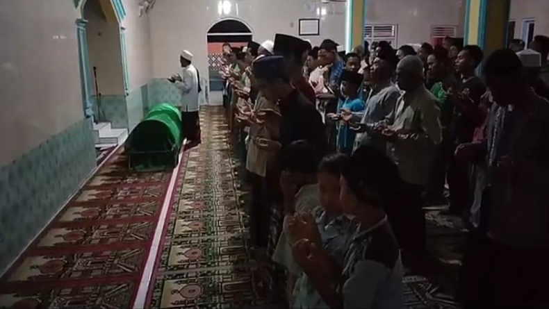 Korban Penyiraman Air Keras di Cianjur Dimakamkan, Keluarga Minta Pelaku Dihukum Mati