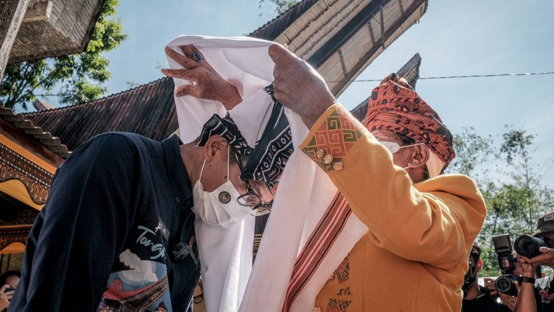Kunjungi Toraja Utara, Menparekraf Sandiaga Uno diberi Gelar Adat Tandipau