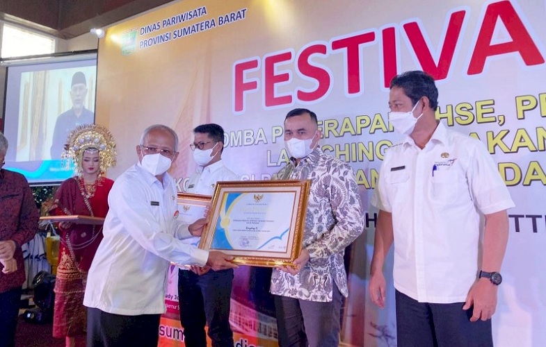 Kota Padang Raih Tiga Penghargaan dalam Festival CHSE
