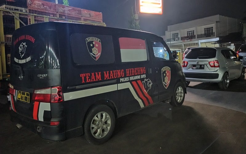 title Geng Motor Sukabumi Serang Warga di 4 Lokasi, 3 Orang Luka-Luka Geng Motor Sukabumi Serang Warga di 4 Lokasi, 3 Orang Luka-Luka