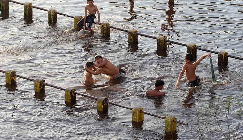 Ini Penyebab Banjir Sintang Kalbar Selama Sebulan - Bagian 3