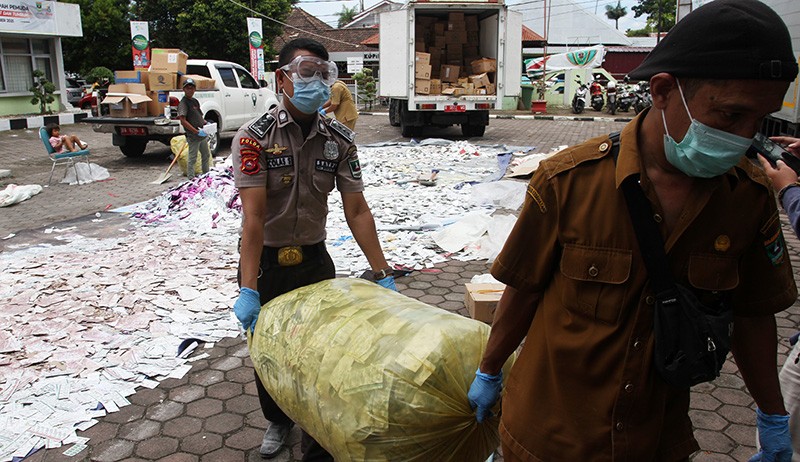 1,8 Ton Obat Kedaluwarsa Bantuan Pemerintah Sejak 2018 Dimusnahkan - Bagian 2