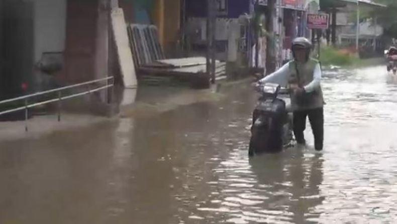 Sungai Kemiri Meluap, Belasan Desa di Tegal Kebanjiran  