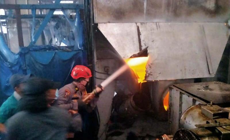 title Pabrik Dua Kelinci Pati Terbakar, Polisi: Dugaan Sementara dari Tempat Pengovenan Kacang Pabrik Dua Kelinci Pati Terbakar, Polisi: Dugaan Sementara dari Tempat Pengovenan Kacang