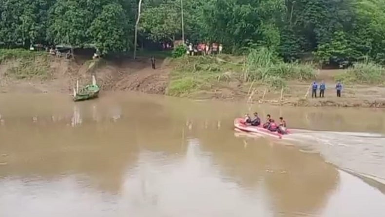 5 Motor Juga Tenggelam akibat Perahu Terbalik di Sungai Cipunagara Subang