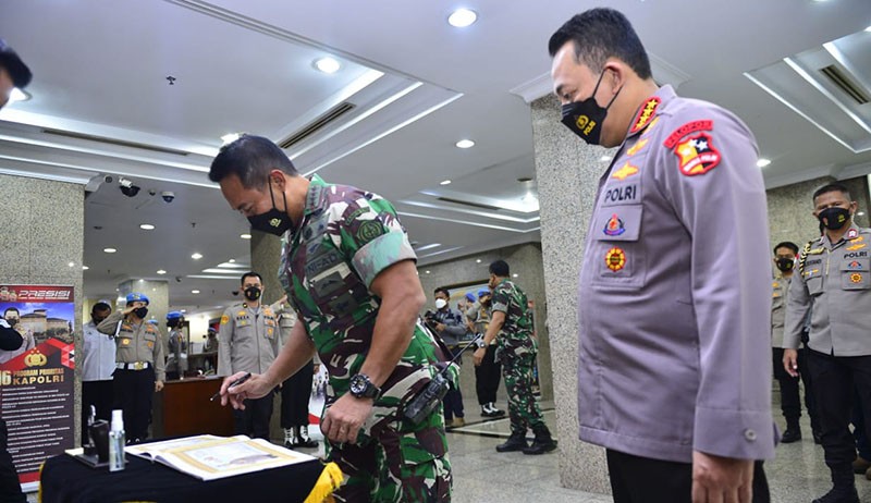 Pertemuan Panglima TNI - Kapolri Bahas Penanganan Konflik Papua - Bagian 4