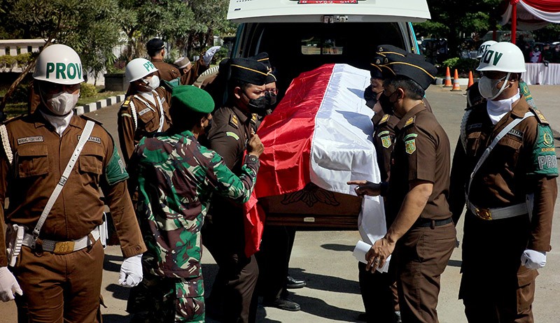 Prosesi Pemindahan Makam Jaksa Agung Pertama RI Raden Gatot Taroenamihardja - Bagian 1