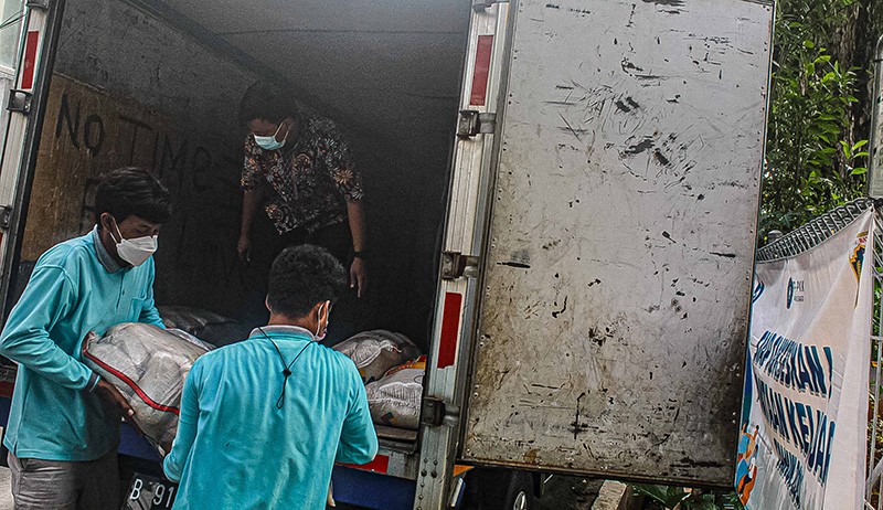 MNC Peduli Berbagi Ratusan Paket Beras untuk Difabel dan Lansia Petojo Utara - Bagian 3