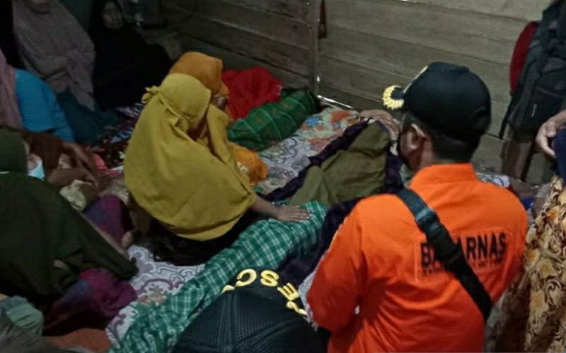 title Ibu dan 3 Anak Terseret Arus di Kolut Ditemukan Meninggal Ibu dan 3 Anak Terseret Arus di Kolut Ditemukan Meninggal