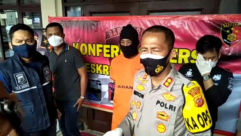Gegara Ditagih Utang Rp40.000, Dodoy Tebas Leher Teman di Padalarang