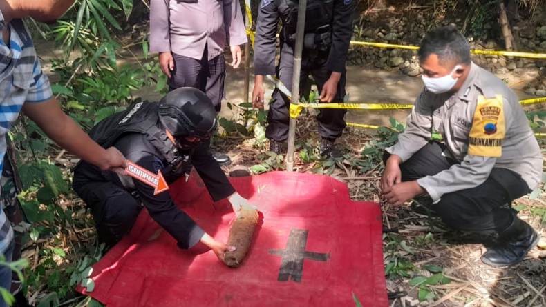 Temuan Benda Mirip Meriam Hebohkan Warga di Boyolali  
