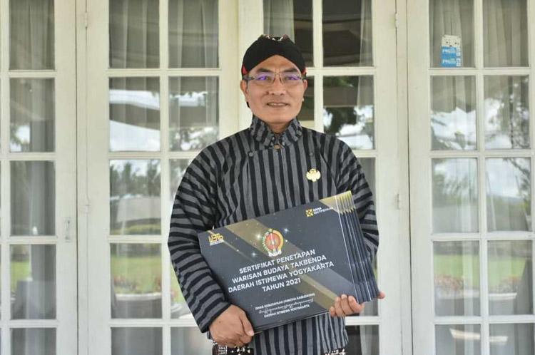 title  7 Warisan Budaya Takbenda Bantul Raih Sertifikat dari Kemendikbudristek  7 Warisan Budaya Takbenda Bantul Raih Sertifikat dari Kemendikbudristek