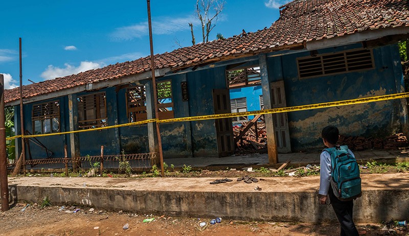 8 Murid Luka-Luka Tertimpa Atap Bangunan Sekolah Ambruk di Lebak - Bagian 3