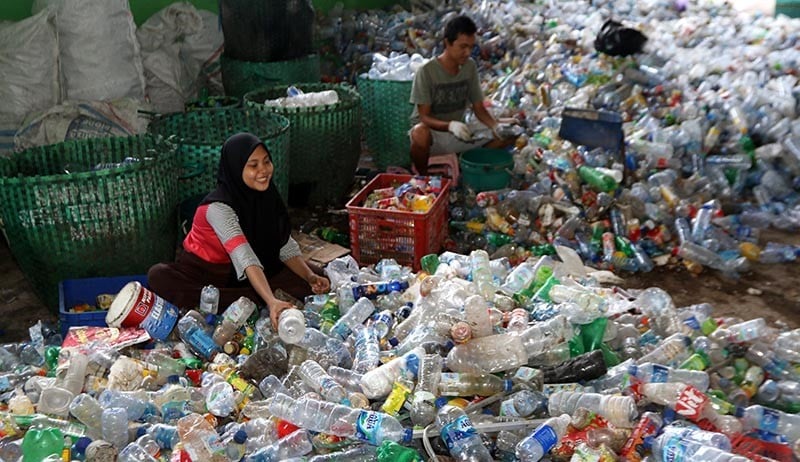 Bisnis Pengolahan Sampah Pantai Muncar - Bagian 1