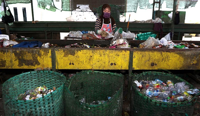 Bisnis Pengolahan Sampah Pantai Muncar - Bagian 2